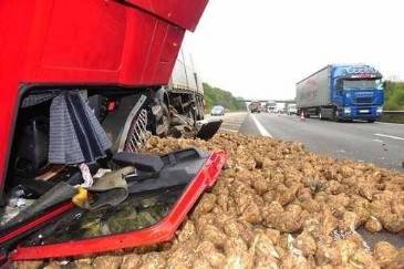 How Driver Inexperience Contributes to Truck Accidents
